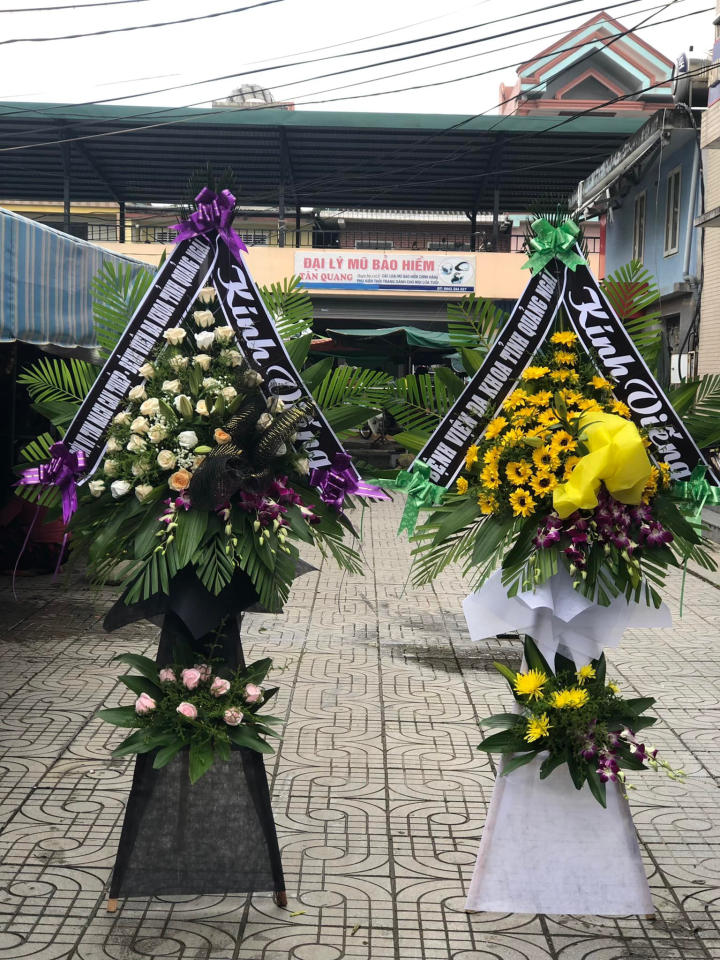 Mẫu hoa viếng đám tang tại Shop hoa tươi huyện Mỏ Cày Nam, tỉnh Bến Tre