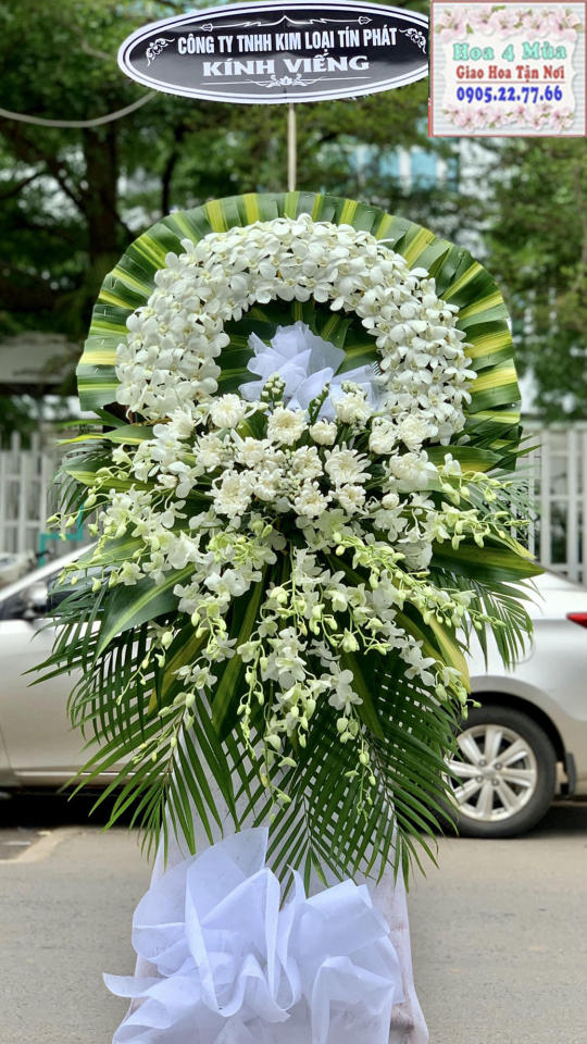 Mẫu hoa chia buồn phổ biến tại điện hoa Huyện Lệ Thủy, Quảng Bình